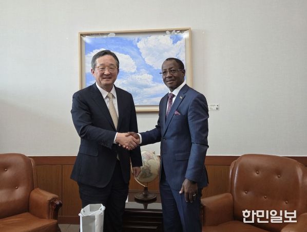 외교부 차관보, 바리네 케냐 외교부 총국장 면담