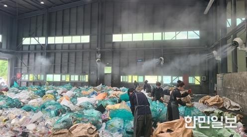 경산시, 재활용선별장 근로자들 더위는 이제 그만~~