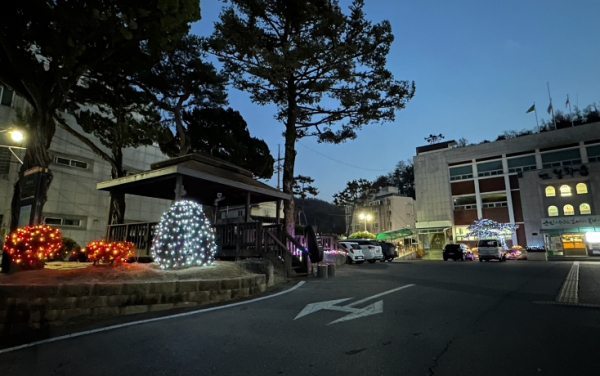 봉화읍사무소 내 주차장 경관조명