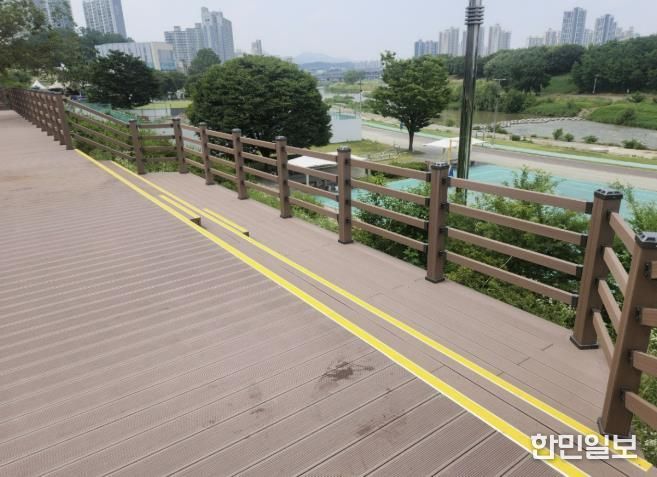 구리시, 왕숙천 제방 내 관망 산책로(데크) 조성사업 준공