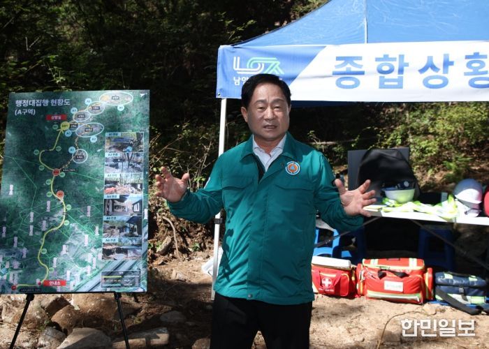 대집행 현장을 설명 중인 주광덕 시장