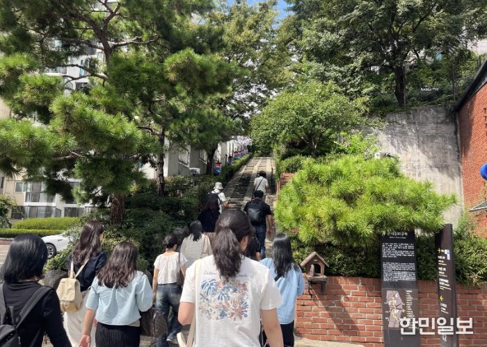 예술교육담당 초등교원 대구 근대문화골목 탐방 모습