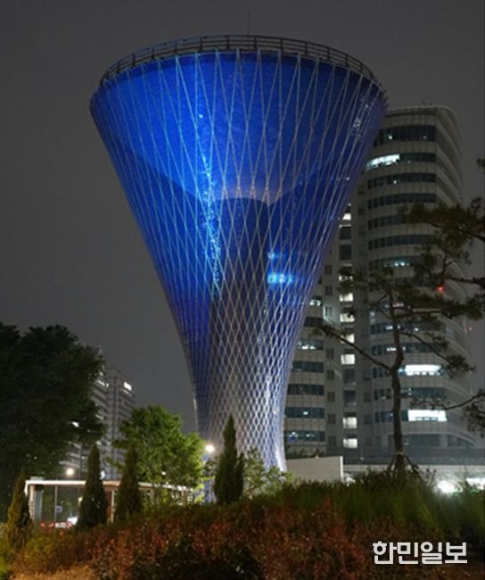 가락시장 정수탑 공공미술 프로젝트(작품명 : 비의 장막(Rain Veil) Ned Kahn作)