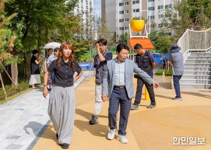 강북구의회 노윤상 의원, 고갯마루 어린이공원 마무리 현장 방문