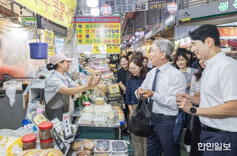 윤환 계양구청장, 추석맞이 전통시장 방문