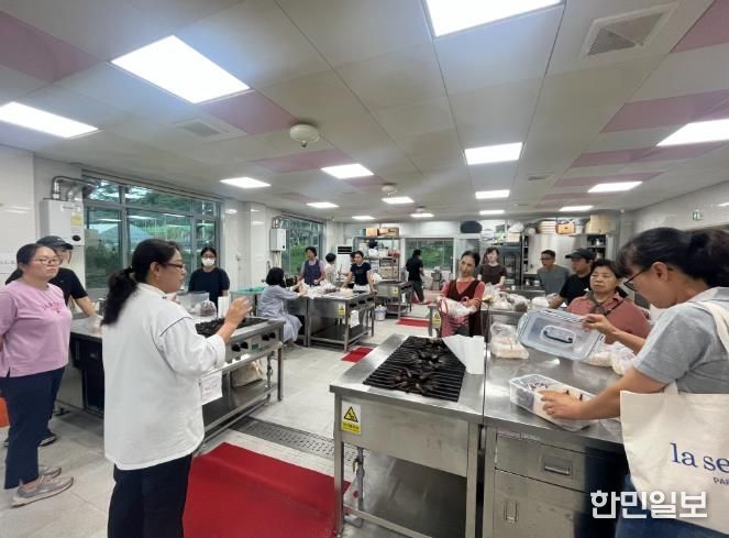 산청군, 제과기능사 자격증반 교육 추진