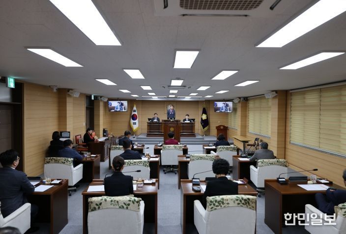 제296회 원포인트 임시회 개회