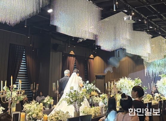 ‘반짝반짝, 내 인생’  리마인드 웨딩 행사