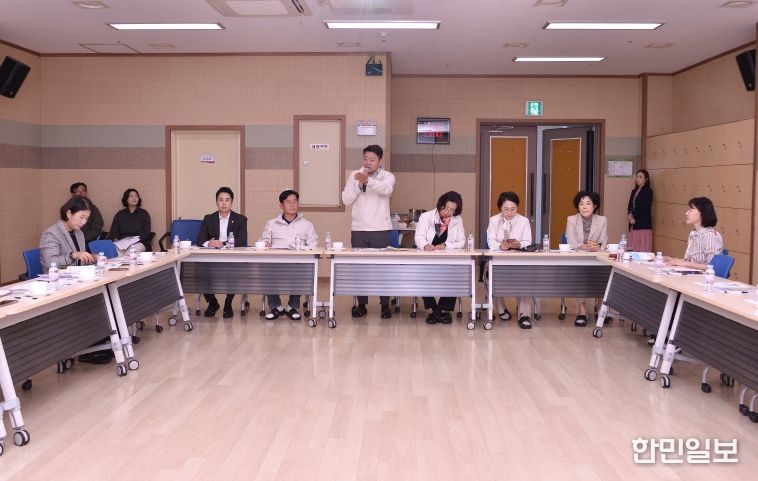 여수시의회 환경복지위원회, 여수시 육아종합지원센터에서 현장활동 펼쳐