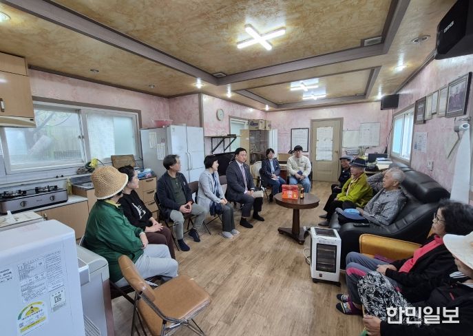 고준호 도의원 조례로 미등록경로당도 경기도 경로당 환경개선 공모사업 자격 부여, 공모 앞두고 파주 조리·광탄 현장 방문