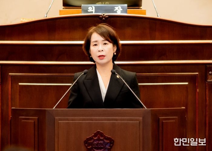 남양주시의회 315회 임시회 1차 본회의에서 정현미 의원이 ‘상급종합병원 유치계획’에 대해 시정질문 하고 있다.