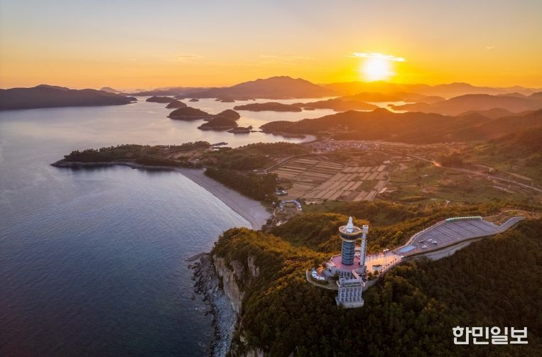 고흥군, 제1회 전라남도 명품관광지 디카시 작품 전시 개최 (1) - 우주발사전망대 전경