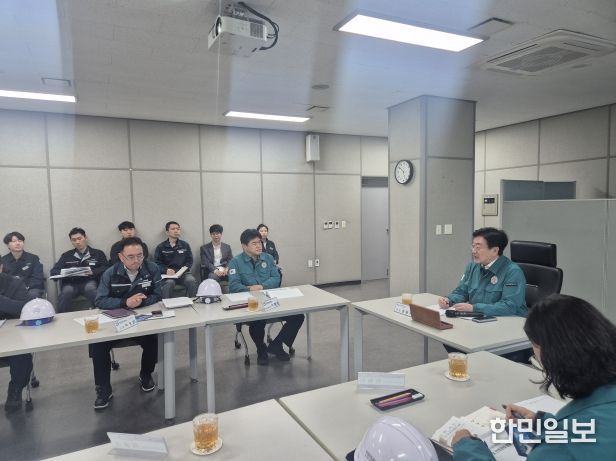 인천경제자유구역청은 지난 10월 10일, 10월 17일 특별관리가 필요한 제3연륙교, 송도자원순환센터에 대한 현장 특별점검을 실시했다.