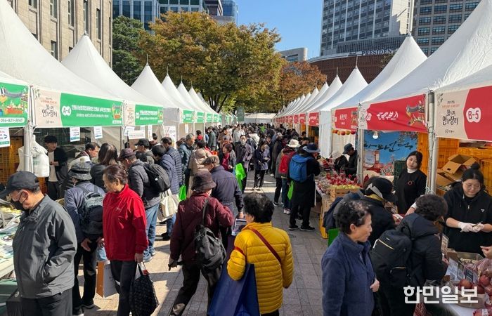 서울 한복판에서 만난 안동의 품격, ‘2025 왔니껴안동장터’, 열기 속에 성황리 마무리