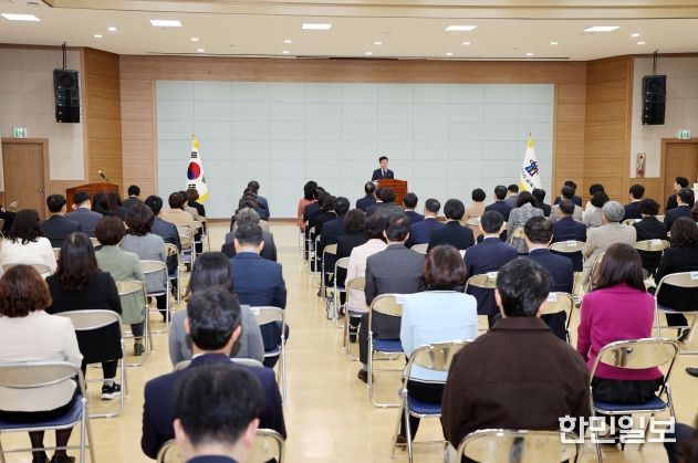 윤건영 교육감, 11월 월례조회 실시