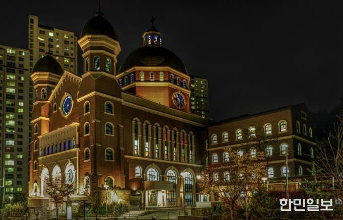 2021 수원디자인대상 수상작인 광교1동성당.