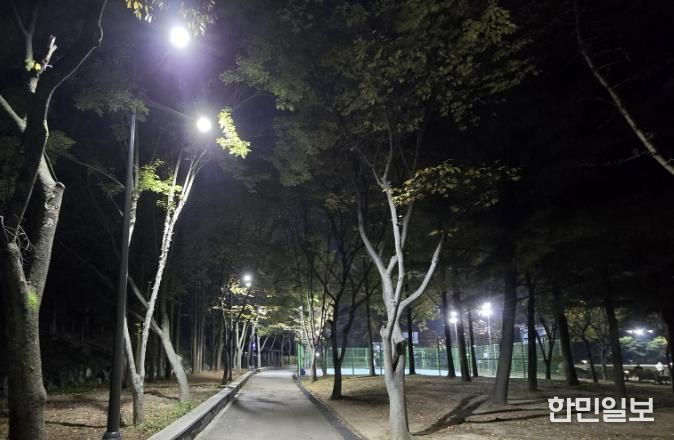 조명등을 교체한 광명시민체육관 일대 전경