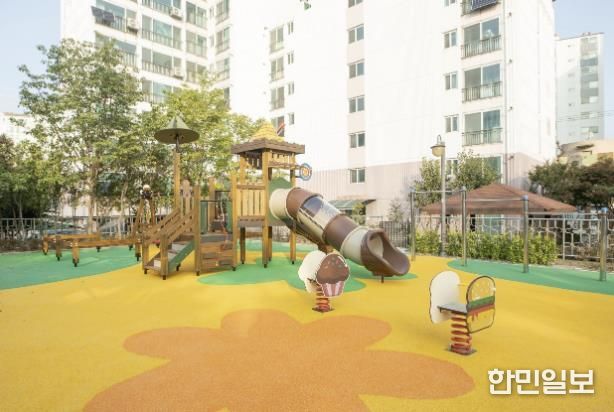 신월5동 쉼터공원 어린이 놀이시설 전경 모습