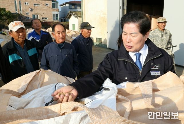 고흥군수, 공공비축미 수매 현장 격려