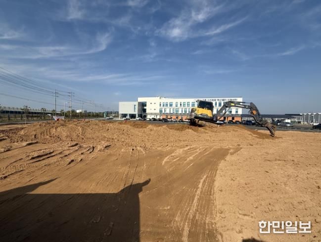 고흥군, 스마트팜혁신밸리 일원 ‘생활환경숲’ 조성 본격 추진 (1) - 생활환경숲 조성사업 공사 진행중 모습.