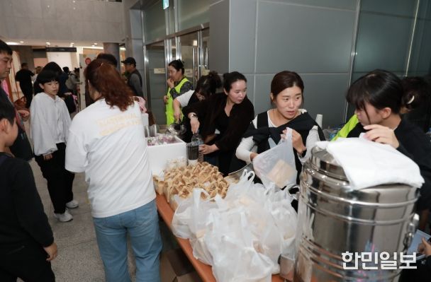 청송 미래교육지구 마을학교 행사 수익금, 장학금 기부