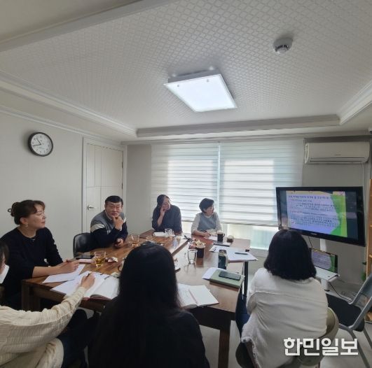 고양시여자중장기청소년쉼터 직원들이 경기북부청소년자립지원관(관장 이병모)의 외부 슈퍼비전을 받고 있다.