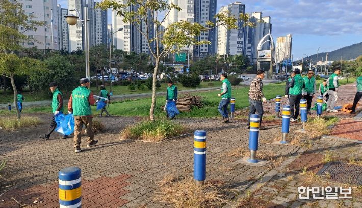 10일 남악 19리 일원에서 진행된 삼향읍 클린무안 활동