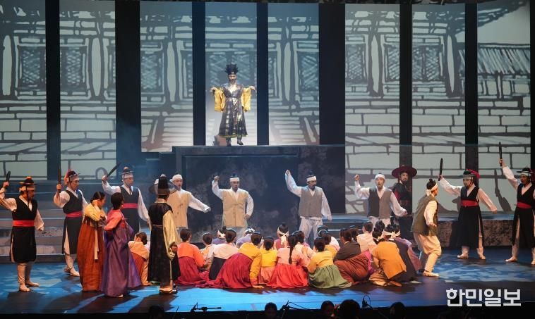 나주시가 광주‧전남 최초로 추진한 ‘2025년 예술인 활력소득’ 지급을 완료했다. 사진은 지역 문화예술 공연 모습.