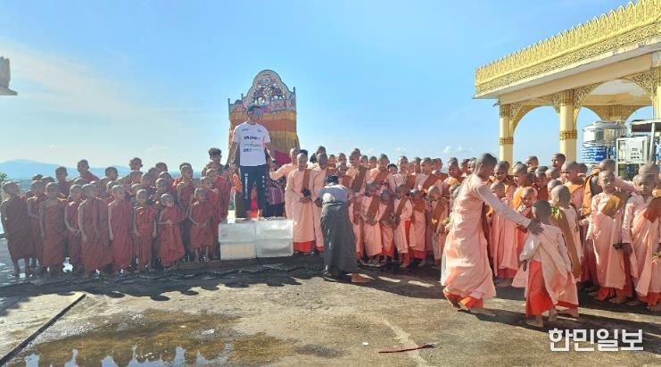 광양시 홍보대사 ‘맨발의 사나이’ 조승환, 미얀마서 세계신기록 달성 - 홍보소통실(조승환 홍보대사)