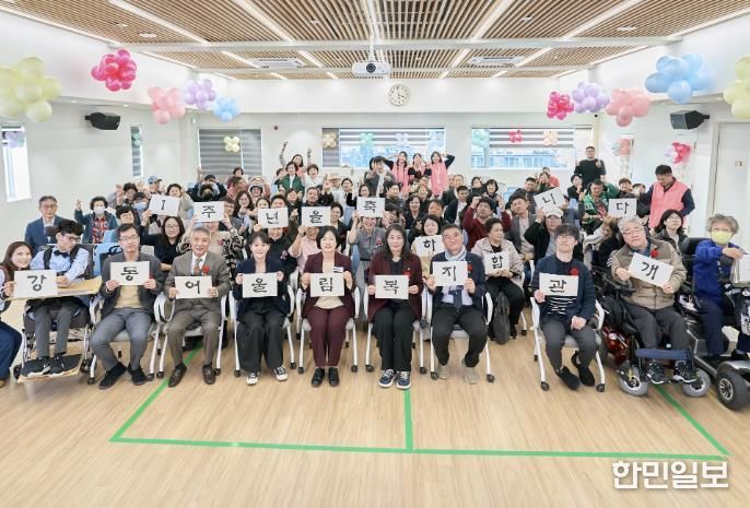 7일 기념식 단체 사진