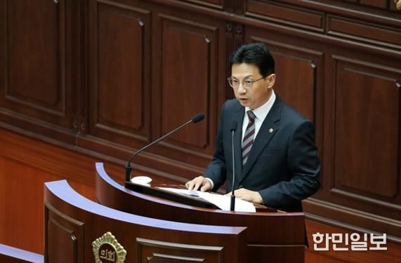 부산시의회 박중묵의원 ‘부산광역시교육청 물품 및 용역 지역산업 활성화 지원 조례안’ 제정, 상임위 통과!