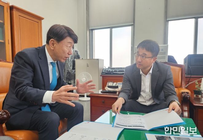 우범기 전주시장, 국가 예산 확보 위한 막바지 ‘총력전’ (왼쪽부터 우범기 전주시장, 한병도 예결위원장)