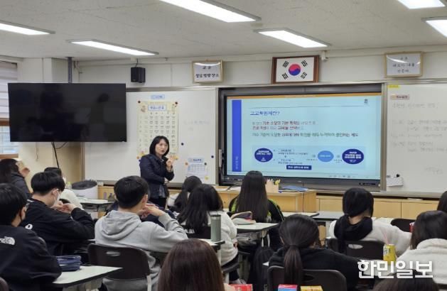 금천구는 관내 중학교 2~3학년을 대상으로 12월 중순까지 ‘찾아가는 진로진학 특강’을 진행하고 있다