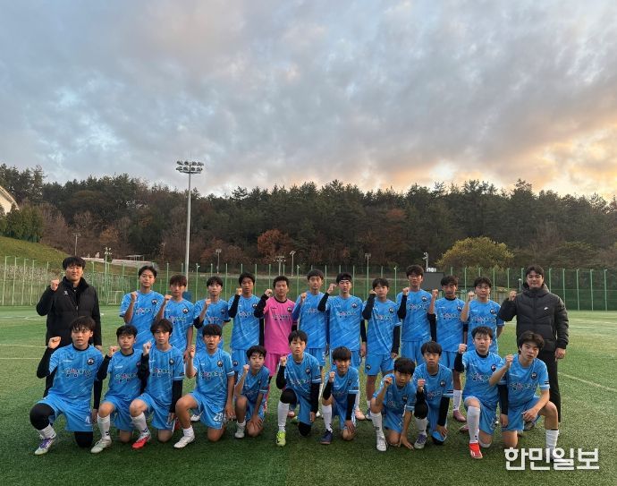 여수시 중등부 유소년 축구단인 여수해양FC U-15가 지난달 28일부터 30까지 해남군 일원에서 열린 ‘해남 땅끝배 축구대회’에서 의미 있는 첫 승리를 거뒀다.