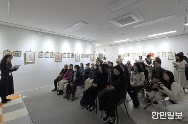 시흥시장곡종합사회복지관, 연말 맞이 복도갤러리 운영