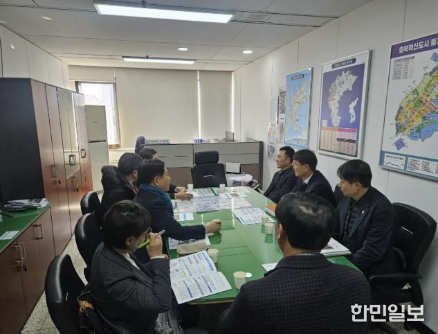 충청북도 투자유치국장 면담 사진