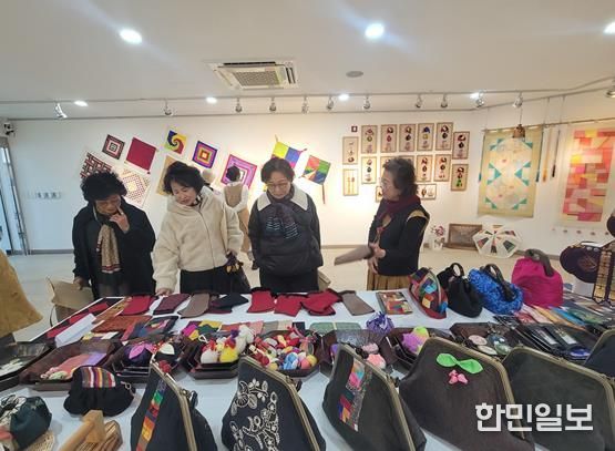 김해시규방공예연구회 ‘전통을 잇다, 짓다전’ 개최