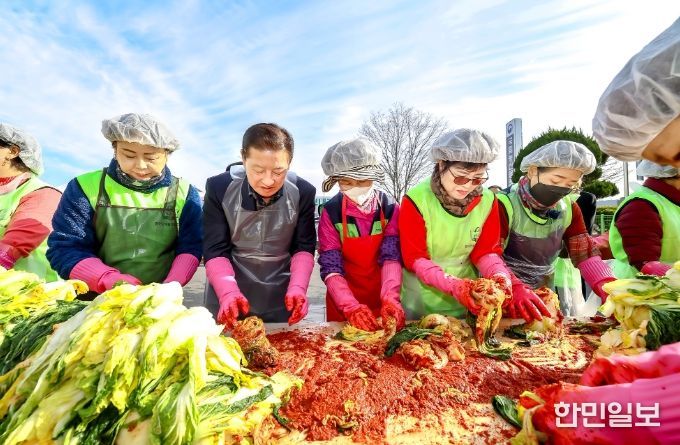 함안군장애인재활센터 “사랑의 김장김치 보내기”로 따뜻한 나눔