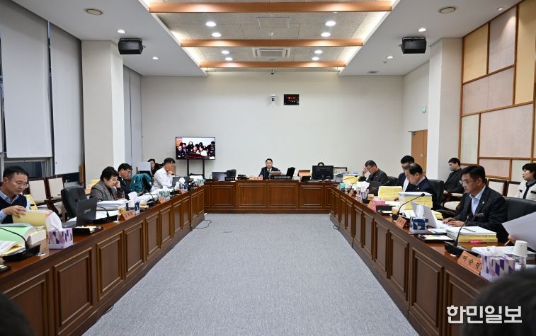 완주군의회 예결특위, 2026년도 예산안 본격 심의