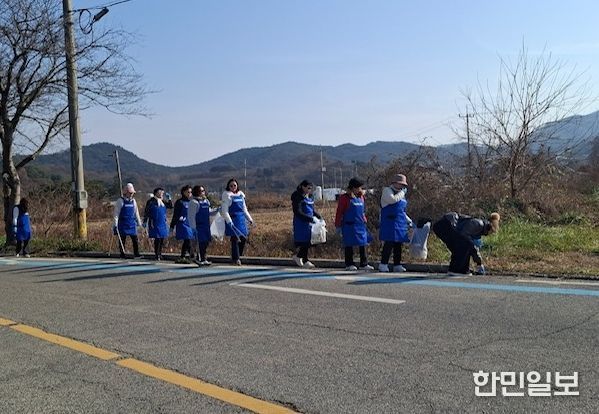 2025 영광 여성대학 수료생 환경정화 활동