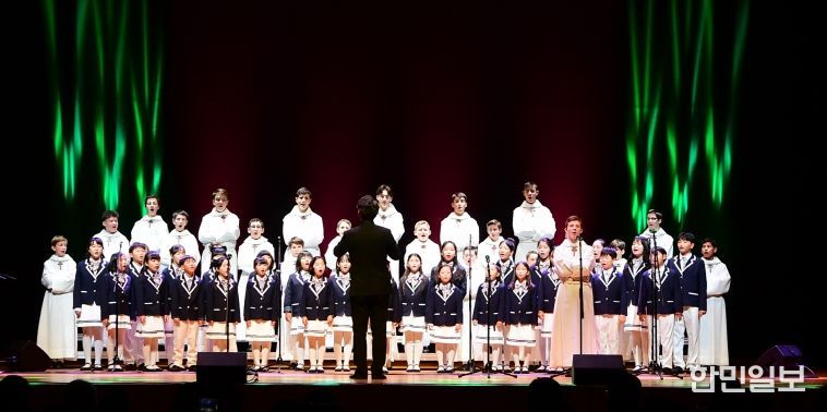 강화군, 파리나무십자가 소년합창단 초청 공연에 객석 가득 ‘성황’