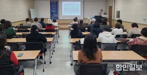 점촌도서관, 2025년 하반기 글사랑문학회 작가 특강