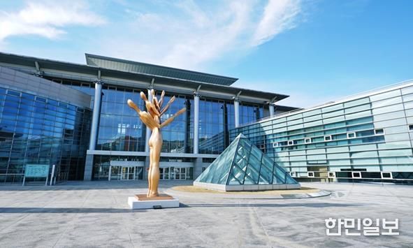 (재)김해문화관광재단, 문화예술본부장 및 김해시립김영원미술관 관장 공개채용 실시