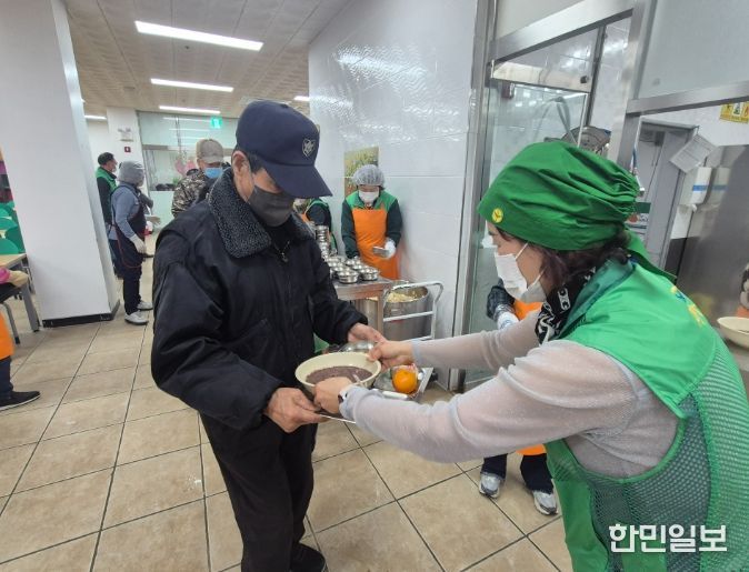 “따듯한 팥죽으로 든든한 겨울 보내세요”