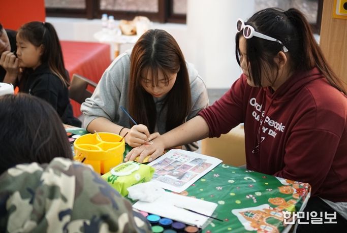 인천시설공단 청소년수련관은 청소년 진로 탐색 프로그램 '미래적성분석' 프로그램을 운영하며 2025년 한 해 동안 자격증 취득을 비롯해 청소년들에게 다양한 진로 적성 탐색 기회를 제공했다.