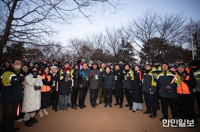 제12회 황금산 해맞이 축제에 참석한 주광덕 시장과 주요 내빈들