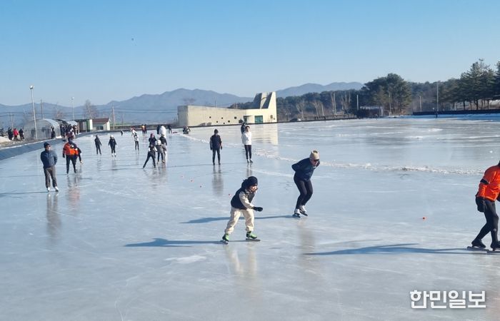 겨울왕국 철원 ~ 전국 유일 국제 규격의 무료 야외 스케이트장 오픈