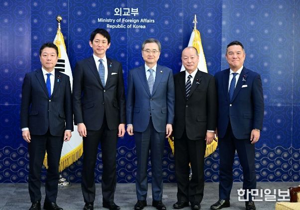 고바야시 자민당 정무조사회장 접견