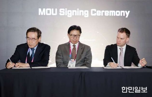 좌측부터 부산경제진흥원장 송복철 부산시장 박형준 헝가리 수출진흥청 , , (HEPA) 부대표 Dr. Gábor Peter Artner