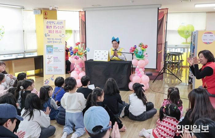 신천도서관, 개관 15주년 기념 릴레이 낭독·공연 행사 마쳐
